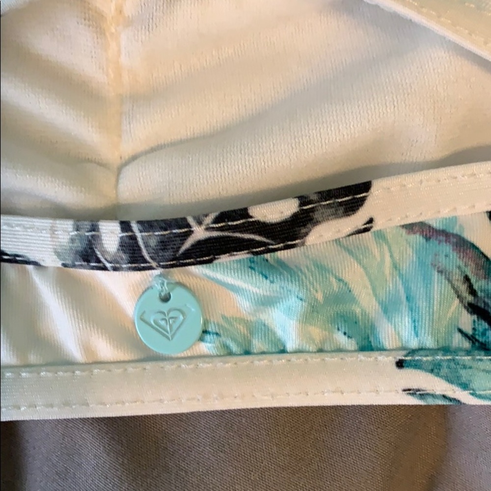 NWOT Roxy bikini top - Picture 3 of 3